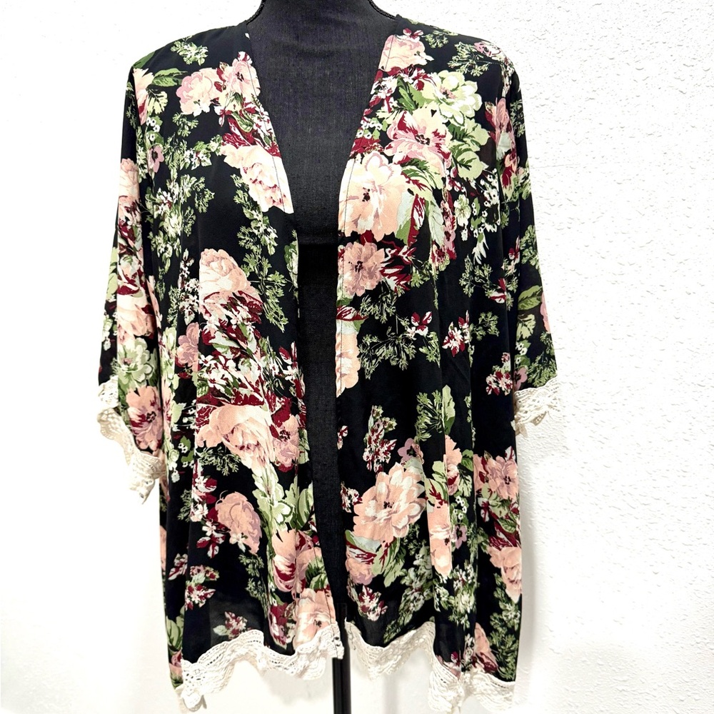Liberty Love Floral Kimono with Lace Detail‎ 1XL